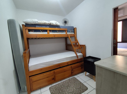 Mobiliado - 1 Dormitório Sacada Envidraçada- Prédio Com Elevador E Piscina