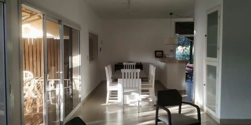Imagen 8 de 14 de Cabaña Sobre El Lago Para 4-5-6 Pasajeros. Pileta Climatizada Y Fría Con Solar Húmedo
