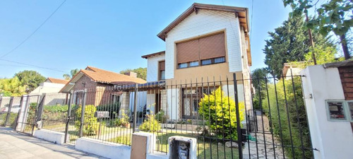 Chalet En Venta En Castelar Norte