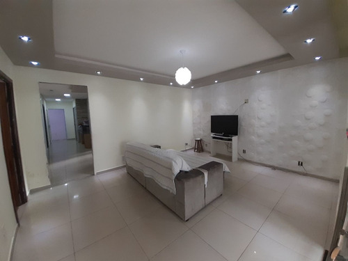 Imagem 3 de 8 de Casa 3 Qts, Churrasqueira 1 Vaga. Apenas 250 Mil - 1067