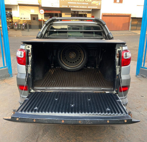 Fiat Strada 1.8 16v Adventure Cab. Dupla Flex 3p