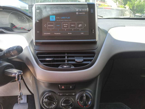 Imagen 9 de 17 de Peugeot 208 2018 1.6 Allure Tiptronic 2018