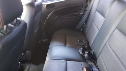 Imagem 11 de 12 de Ford Fiesta Sedan
