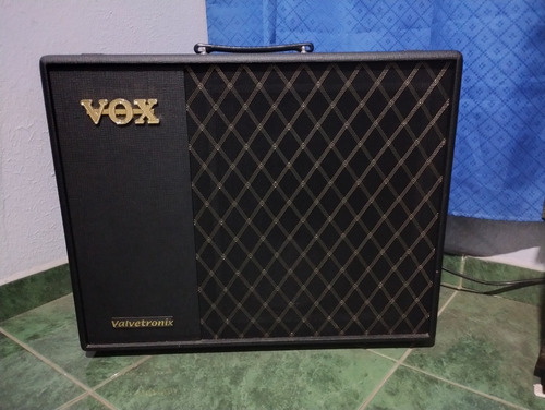 Vox Vtx Series Vt100x - Negro - 250v