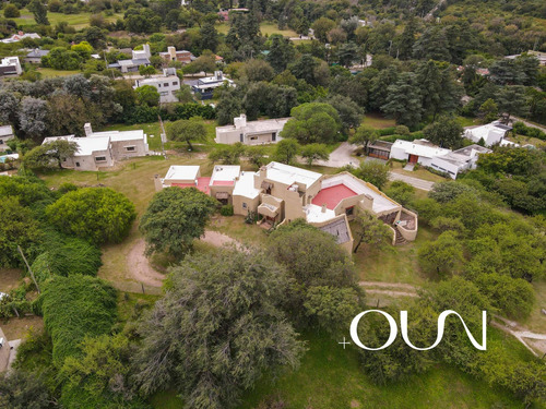 Casa En Venta En Mendiolaza, 3 Dormitorios.