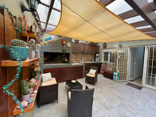Venta Casa Pocitos Ph 2 Dormitorios Con Patio Y Parrillero