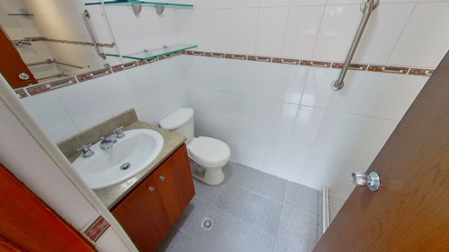 Imagen 12 de 20 de Apartamento En Venta Segundo Parque Laureles Medellin