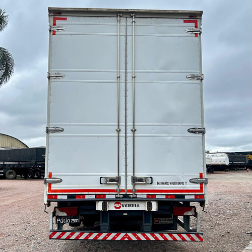 Caminhão Scania Bitruck Scania P310 - 8x2 2014