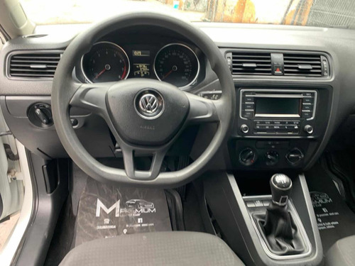 Imagen 5 de 5 de Volkswagen Jetta 2015 2.0 L4 Mt