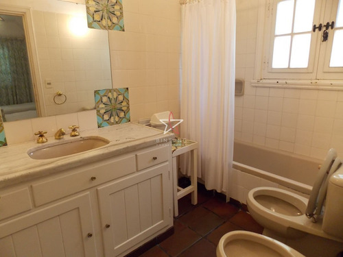 Casa, 5 Dormitorios, 5 Baños, Punta Del Este, Venta- Ref: 1019