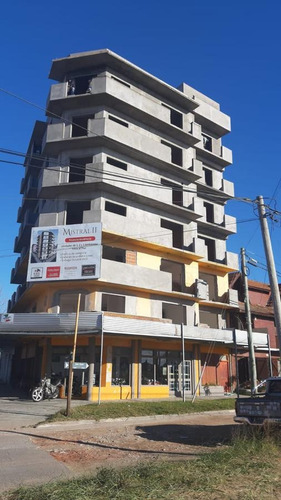 Imagen 13 de 24 de Departamento - San Bernardo Del Tuyu-un Ambiente-vista Al Mar-a Estrenar-