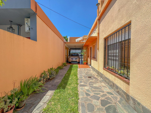 Casa En Venta En Lanús Este