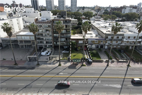 Venta De Terreno Sobre La Rambla De Montevideo En Buceo (ref: Srs-12023)