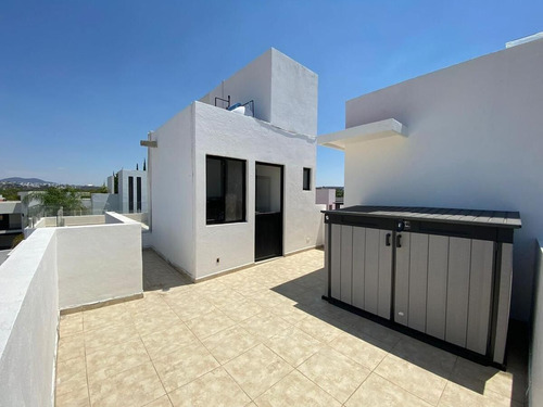 Casa Amueblada En Renta En Cumbres Del Lago Juriquilla Querétaro