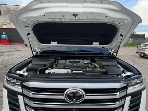 Toyota Land Cruiser 300 Vx.r