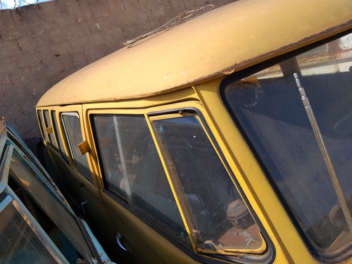 Imagem 10 de 11 de Volkswagen Kombi Corujinha 1974 Excelente Estrutura Samba