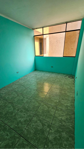Se Alquila Habitación En Comas 2do Y 4to Piso Baño/c