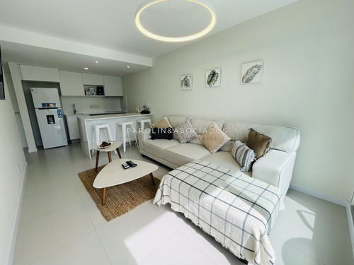 Apartamento En Alquiler En Playa Mansa, Punta Del Este