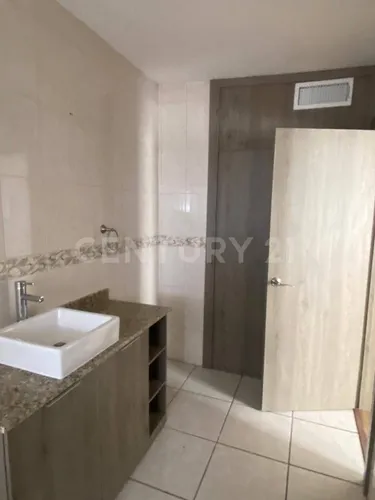 Casa Venta, Un Piso En Esquina, Col. Mirador, Chihuahua