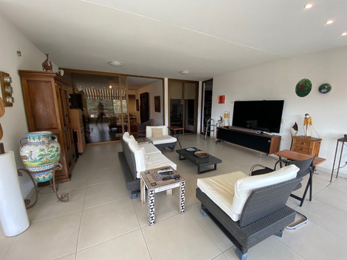 Se Vende Apartamento En La Esmeralda