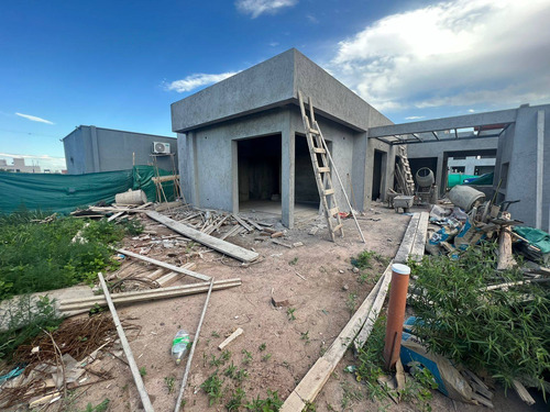 Imagen 14 de 30 de Casa En Obra Avanzada En Barrio Privado Pinar Del Sol V.