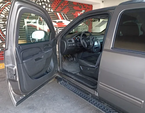 Chevrolet Tahoe E Suv Piel Cd 2a Fila Asientos 4x4 At