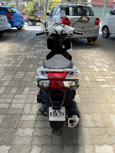 Imagen 9 de 10 de Honda New Elite