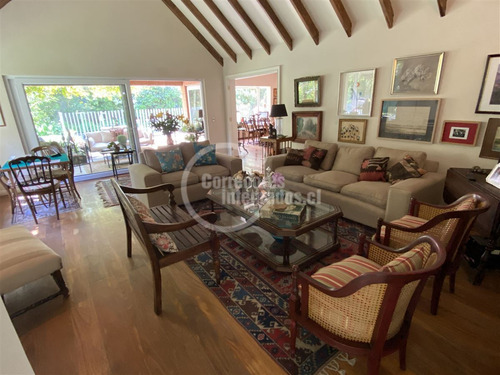 Casa En Venta De 5 Dorm. En Lo Barnechea