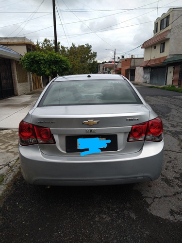 Imagen 4 de 12 de Chevrolet Cruze 2010 1.8 A Ls Aa Cd Mp3 R-16 At