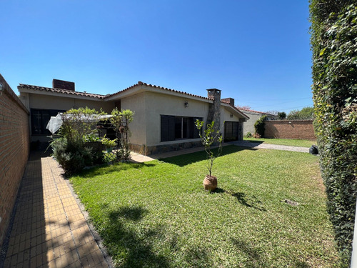 Casa En Venta Con Pileta Zona Parque 9 De Julio