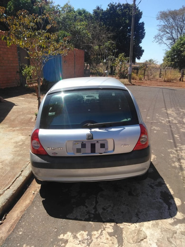 Renault Clio 1.0 Authentic 2005 4 Portas