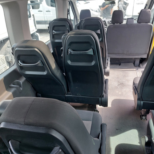 Transit Minibus 17+1