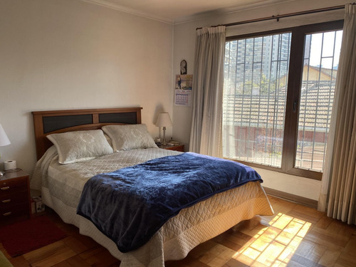 Amplia Casa Con Gran Terreno A La Venta En Ñuñoa