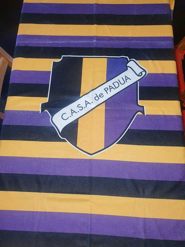 Imagen 8 de 9 de Toallón Con Clubes De Rugby Nacionales Y Extranjeros