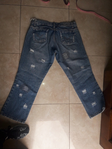 Pantalon Azul Capri Con Apliques Y Roturas T: 30 De Peuque