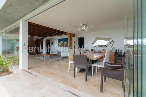 Agp Cómoda Y Hermosa Casa Totalmente Remodelada En Venta En Alto Hatillo 25-10899 Ys
