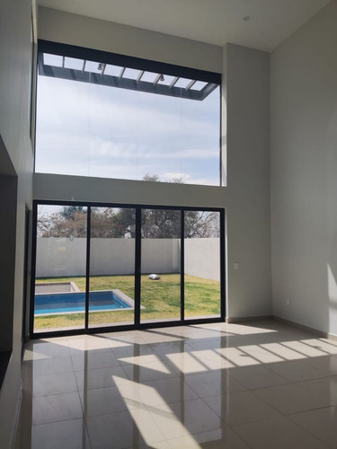 Casa En Venta En El Fraccionamiento Burgos Bugambilias