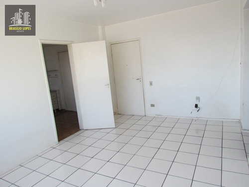 Imagem 2 de 12 de Apartamento No Ipiranga Com 1 Dormitório E 1 Vg | M1581