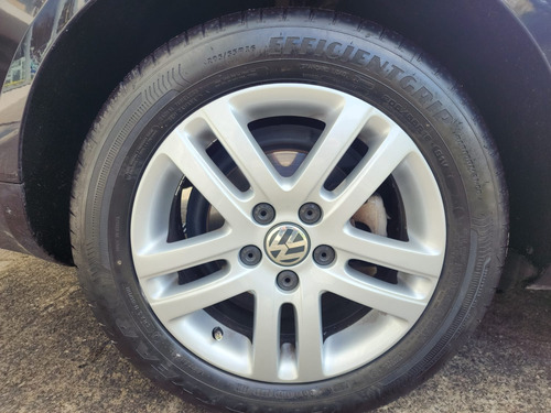 Volkswagen Vento 2.5 Advance 170cv