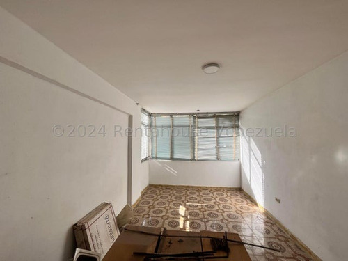 Apartamento En Venta En Colinas De Bello Monte  #24-24803