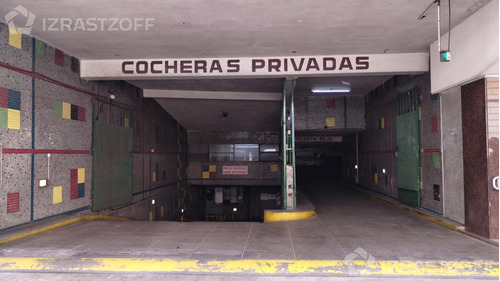 Cochera En  Tribunales