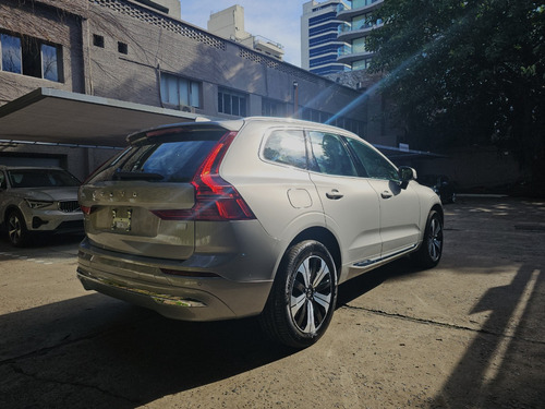 Volvo XC60 PLUS T8 AWD 462HP PHEV