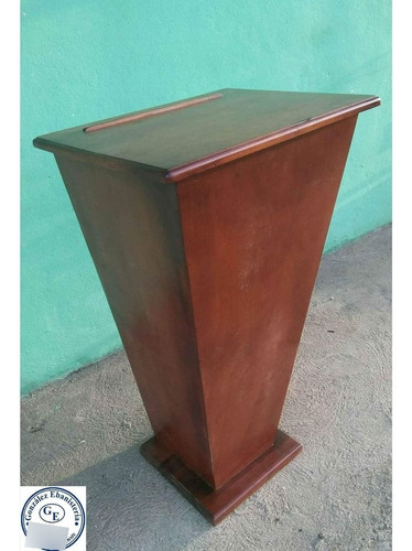 Podiun Pequeño En Madera