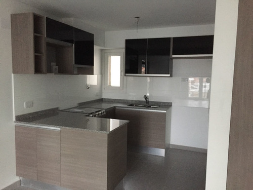 Imagen 2 de 5 de Departamento En Venta De 2 Dormitorios C/ Cochera En Santa Genoveva