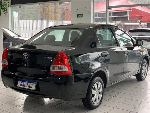 Toyota Etios 1.5 X Sedan 16v