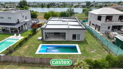 Casa En Venta En El Barrio El Cantón Puerto, Escobar.