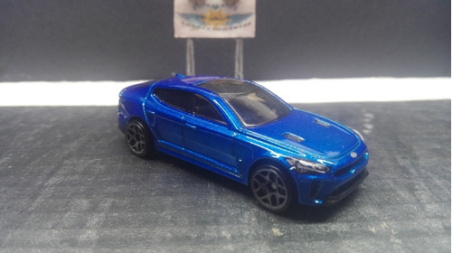 Kia Stinger Gt Hot Wheels Escala 1/64 Usado