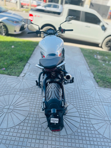 Benelli 752s Naked