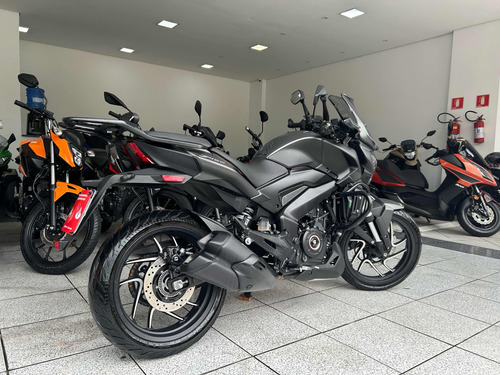 Bajaj Dominar 400 Ano 2025