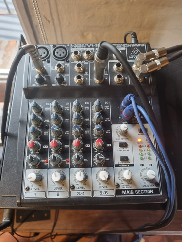 Behringer Xenyx 802 - Consola Compacta Mixer (Usado)